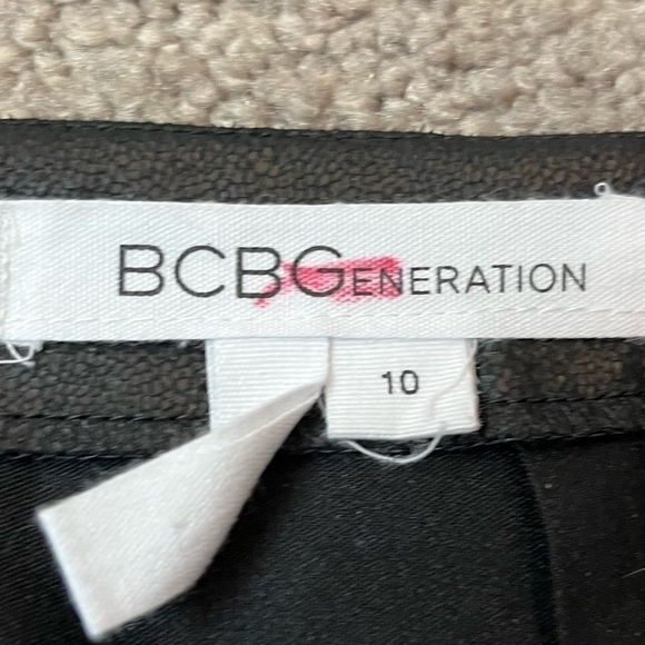 BCBGeneration Zip-Detail Mini Faux Leather Skirt 10 - Picture 5 of 7